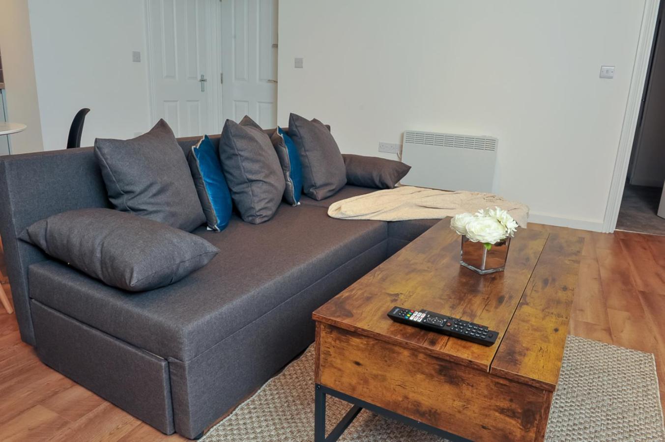 Select Sa - Queens Terrace Apartment