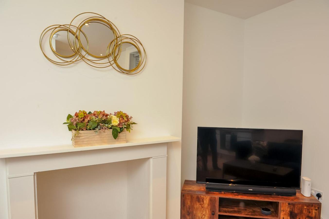 Select Sa - Queens Terrace Apartment