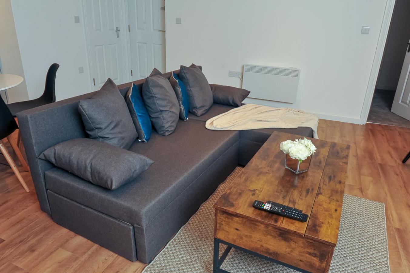 Select Sa - Queens Terrace *