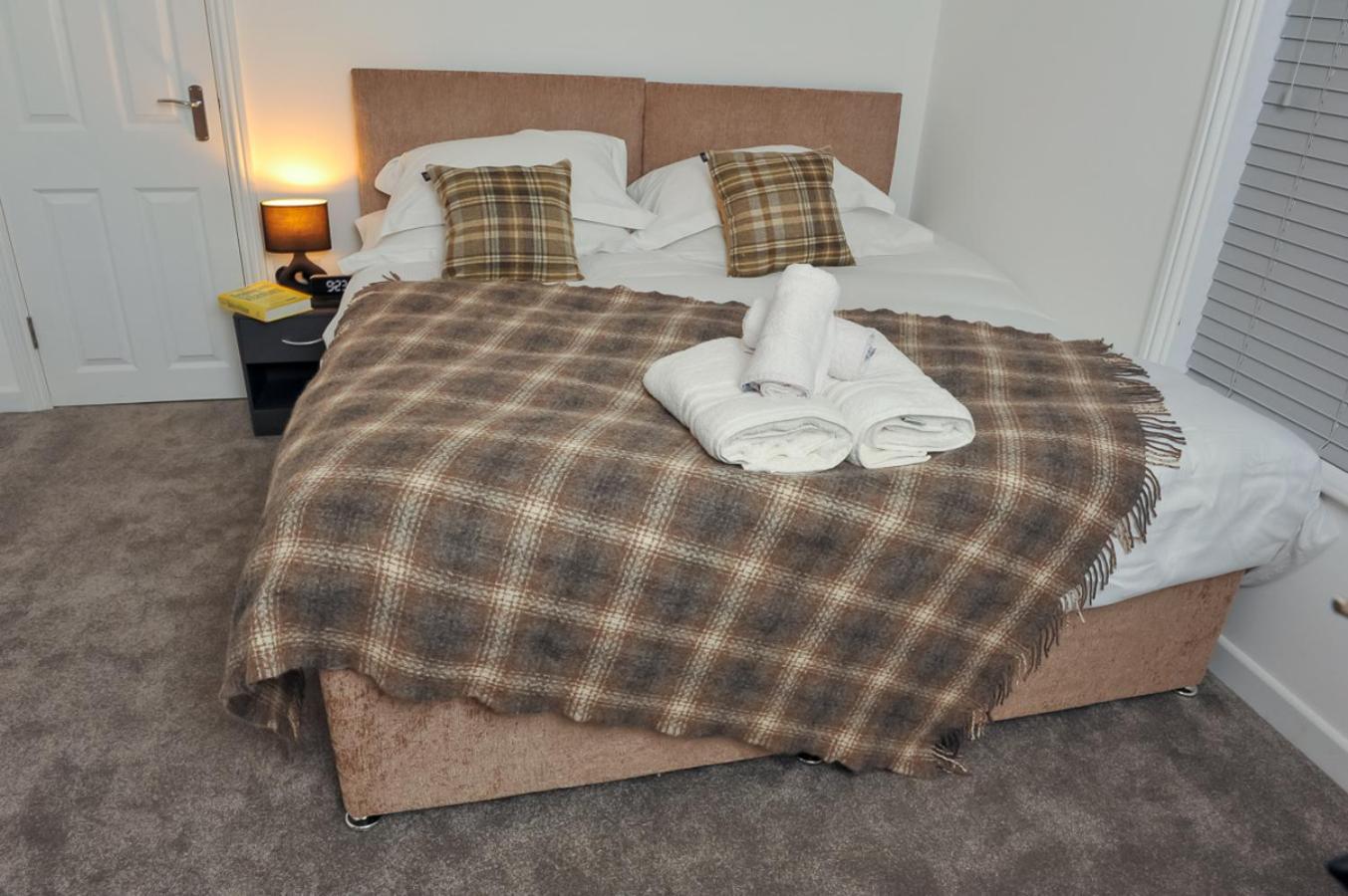 Select Sa - Queens Terrace Apartment