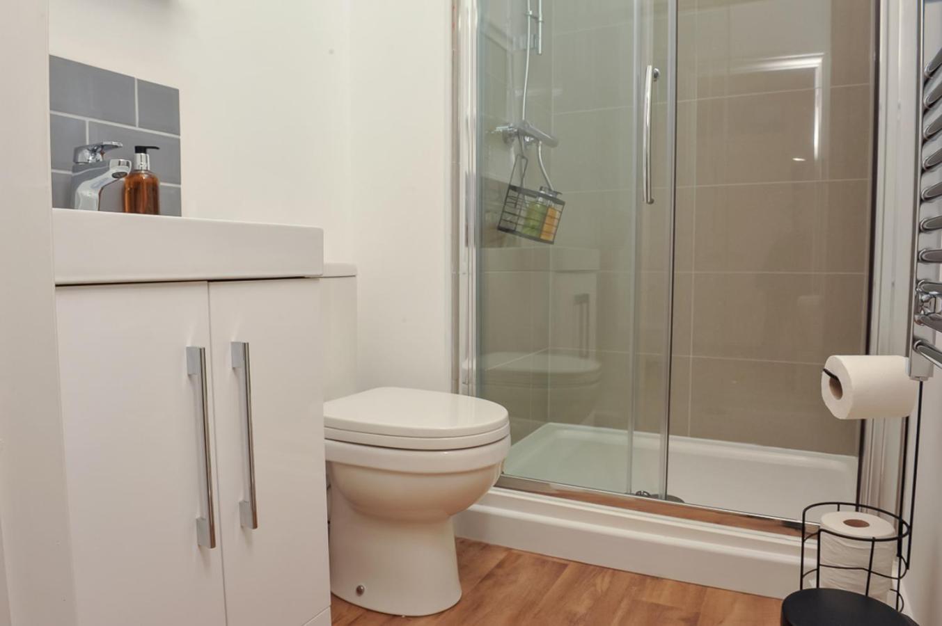 Select Sa - Queens Terrace Apartment *