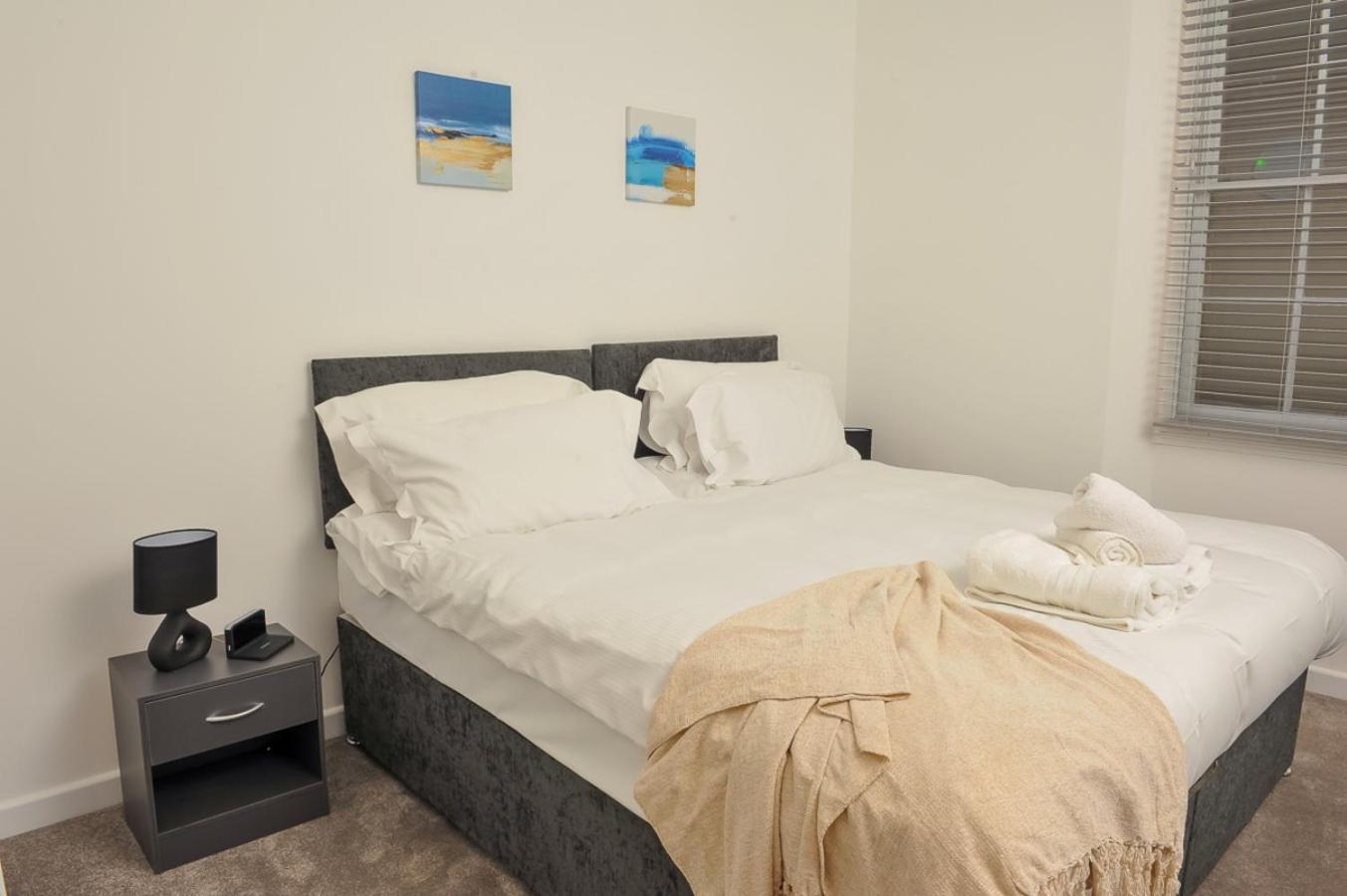 Select Sa - Queens Terrace *