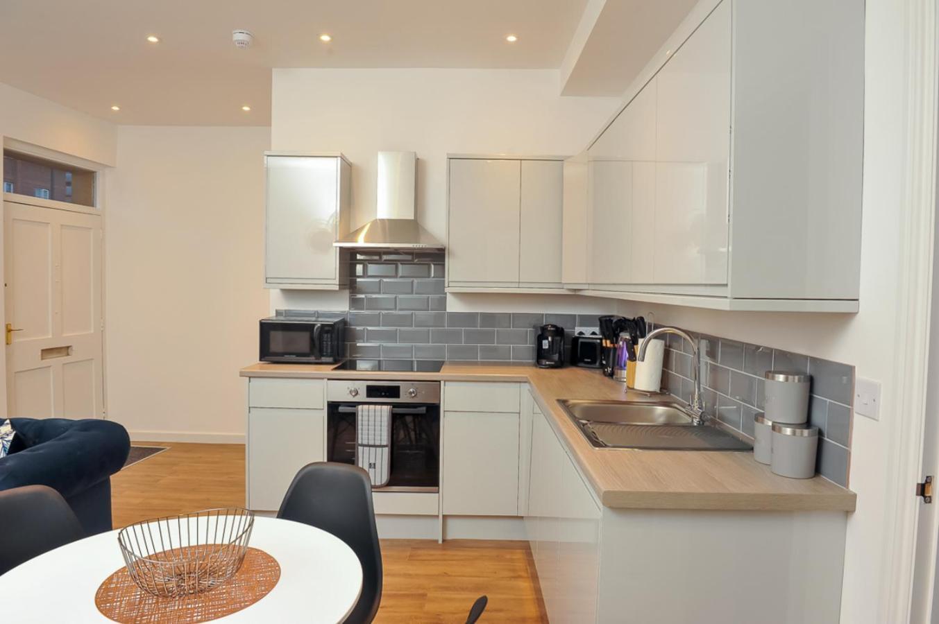 Select Sa - Queens Terrace Reading