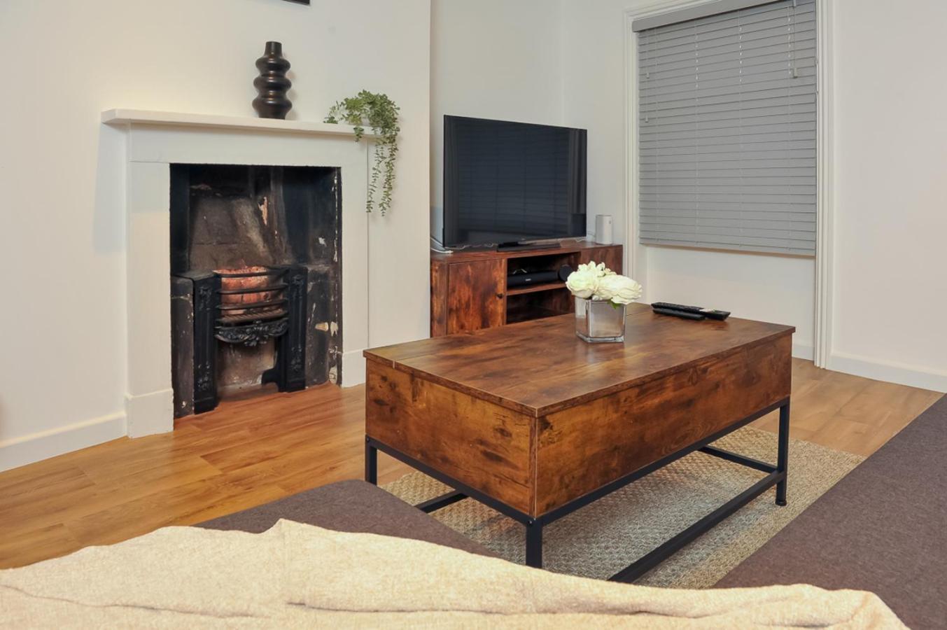 Select Sa - Queens Terrace *