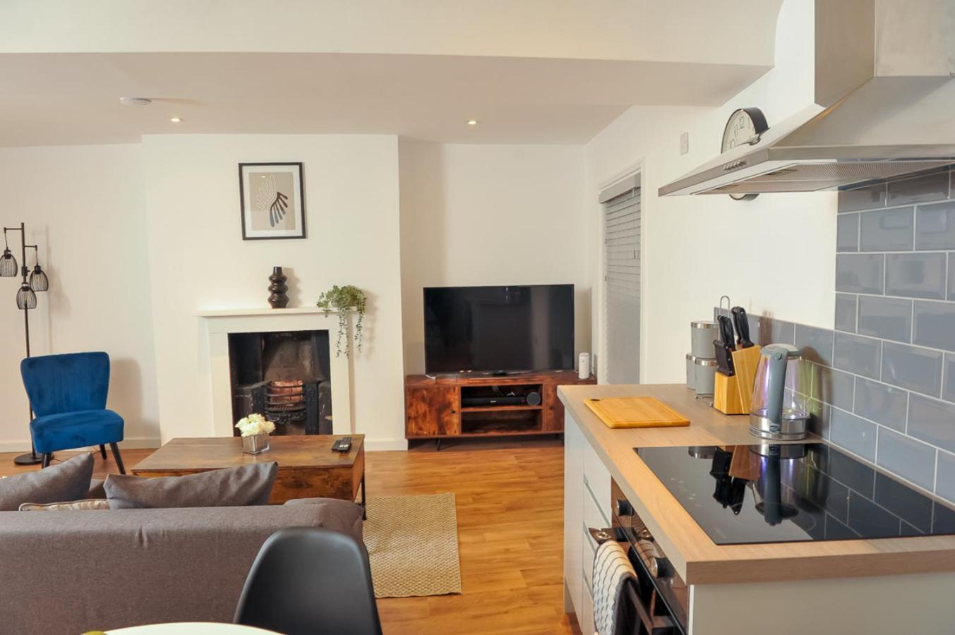 Select Sa - Queens Terrace Apartment Reading