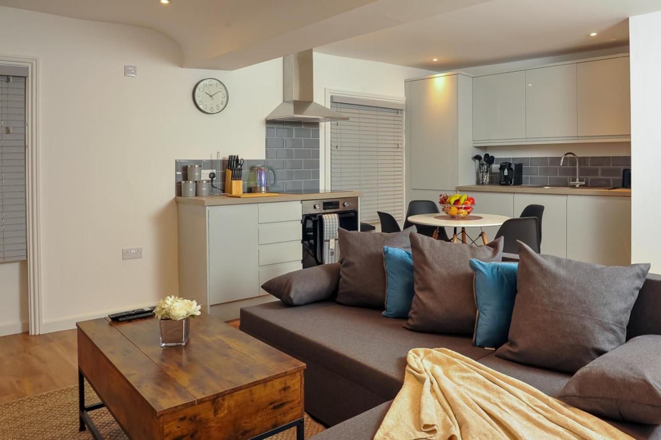 Apartment Select Sa - Queens Terrace Reading