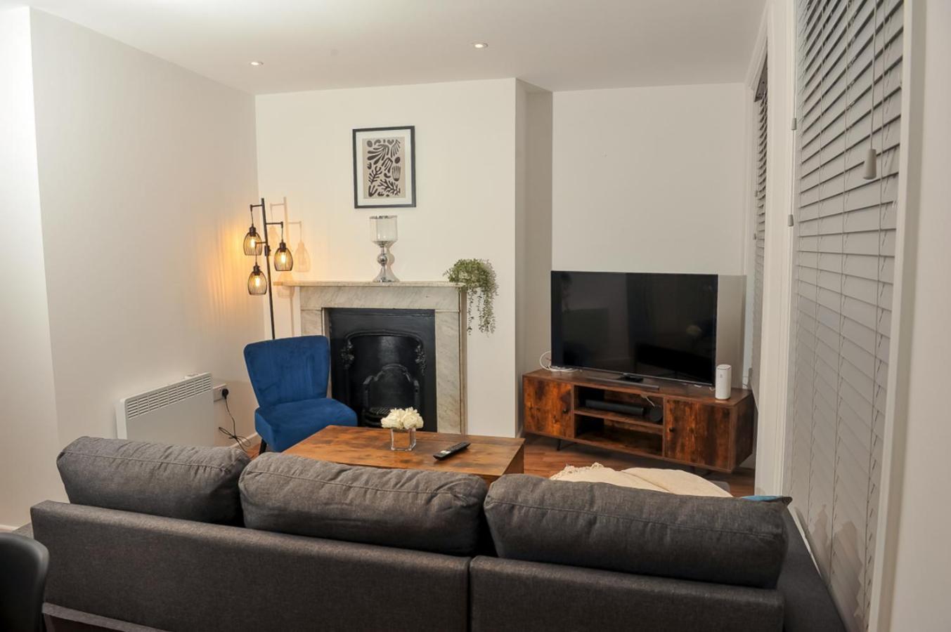Select Sa - Queens Terrace Apartment