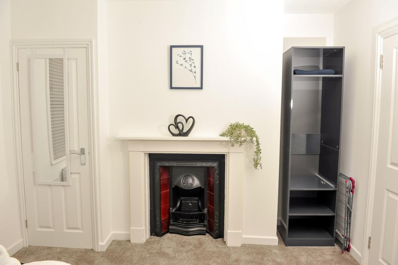 Select Sa - Queens Terrace * Reading