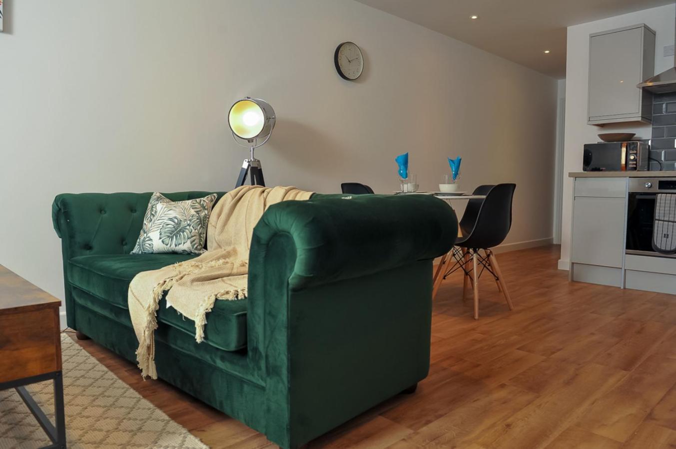 Select Sa - Queens Terrace Apartment