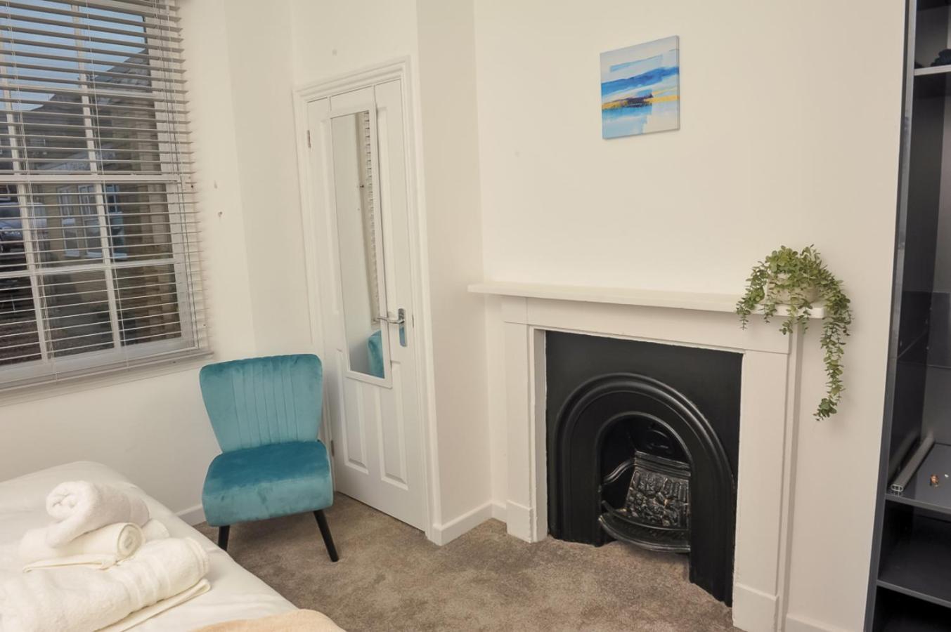 Select Sa - Queens Terrace Apartment Reading