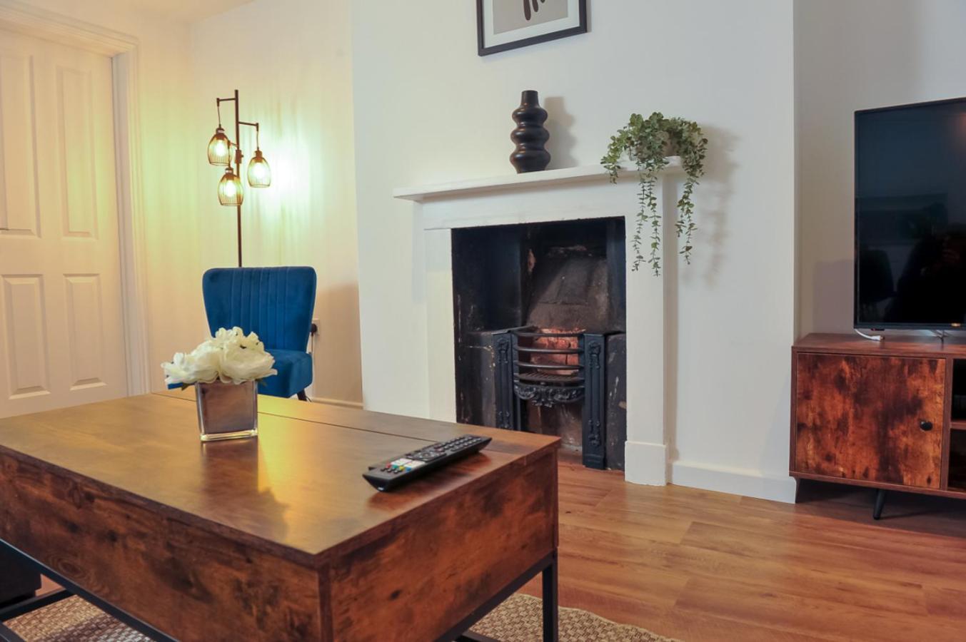 Select Sa - Queens Terrace *