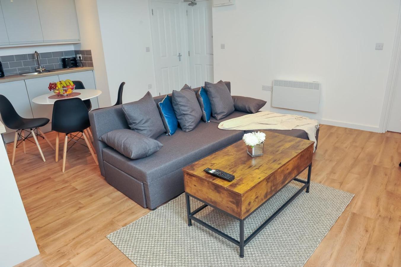 Select Sa - Queens Terrace Apartment *