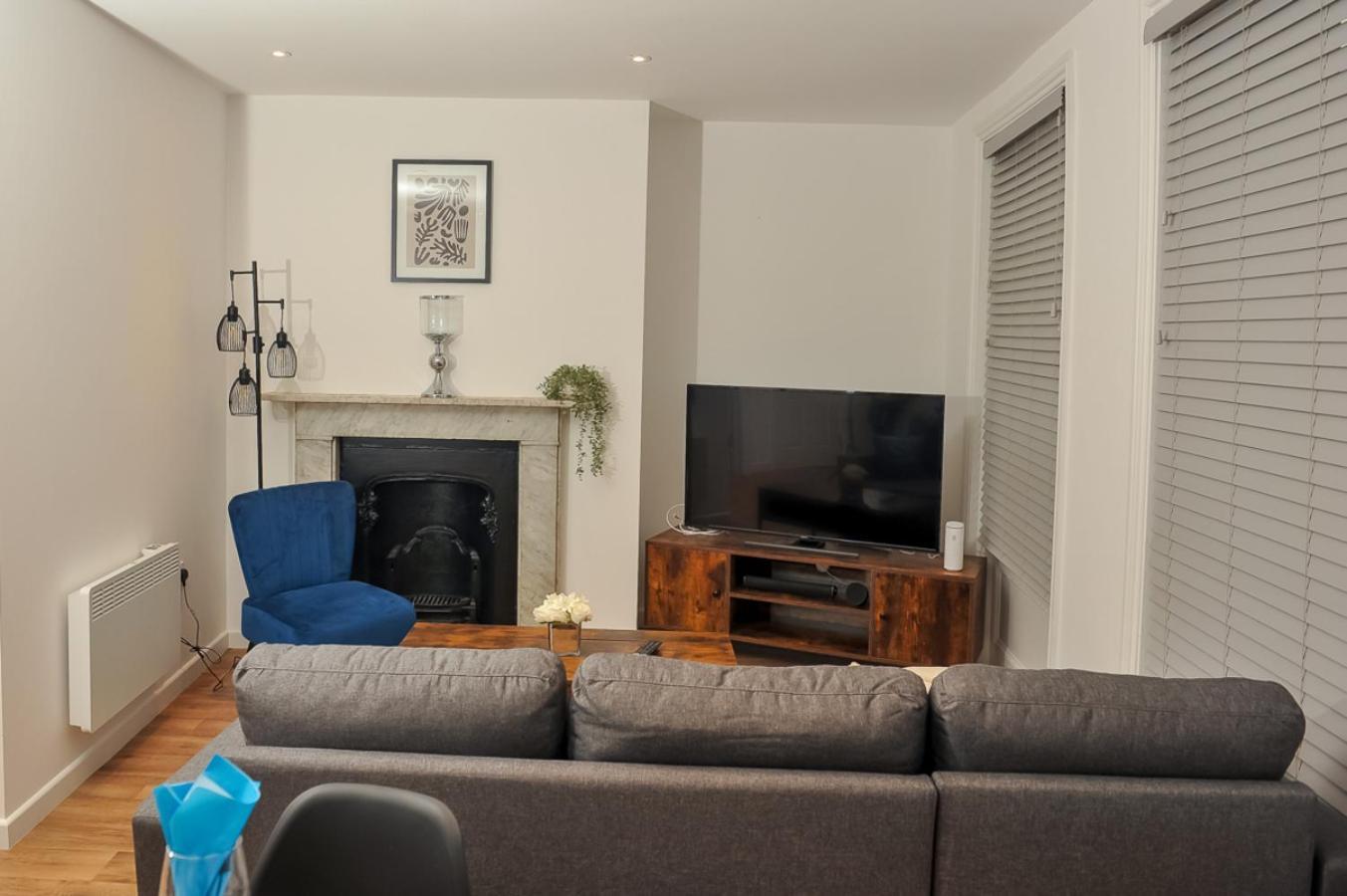 Select Sa - Queens Terrace Apartment