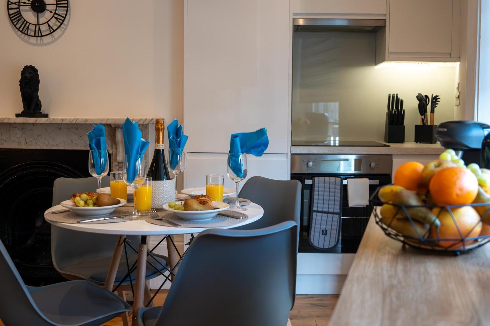 Select Sa - Queens Terrace Apartment